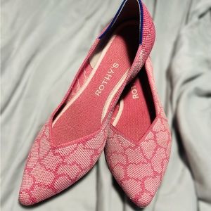 Rothy’s Limited Edition Rose Quartz points size 8